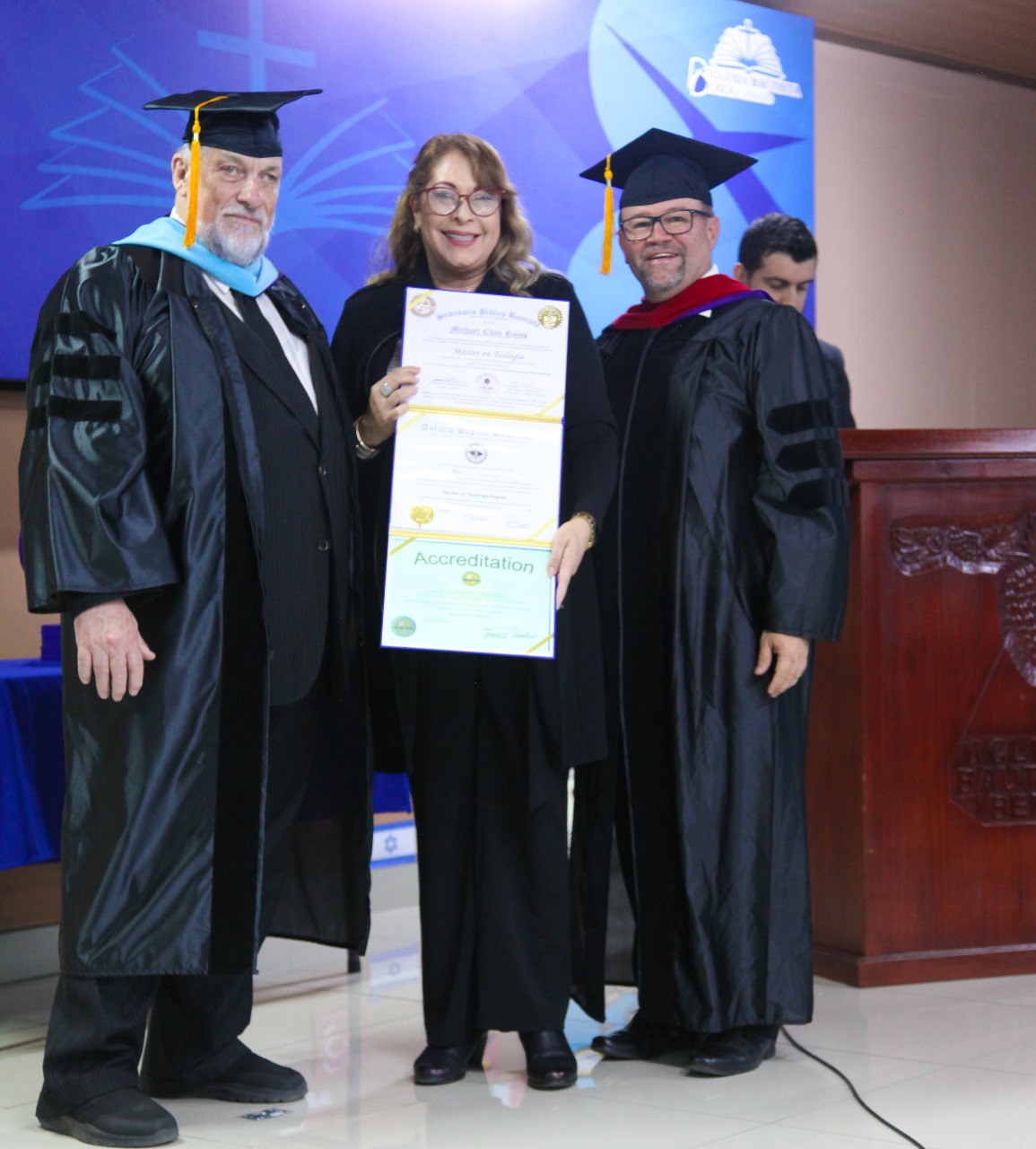 Máster en Teología en ceremonia