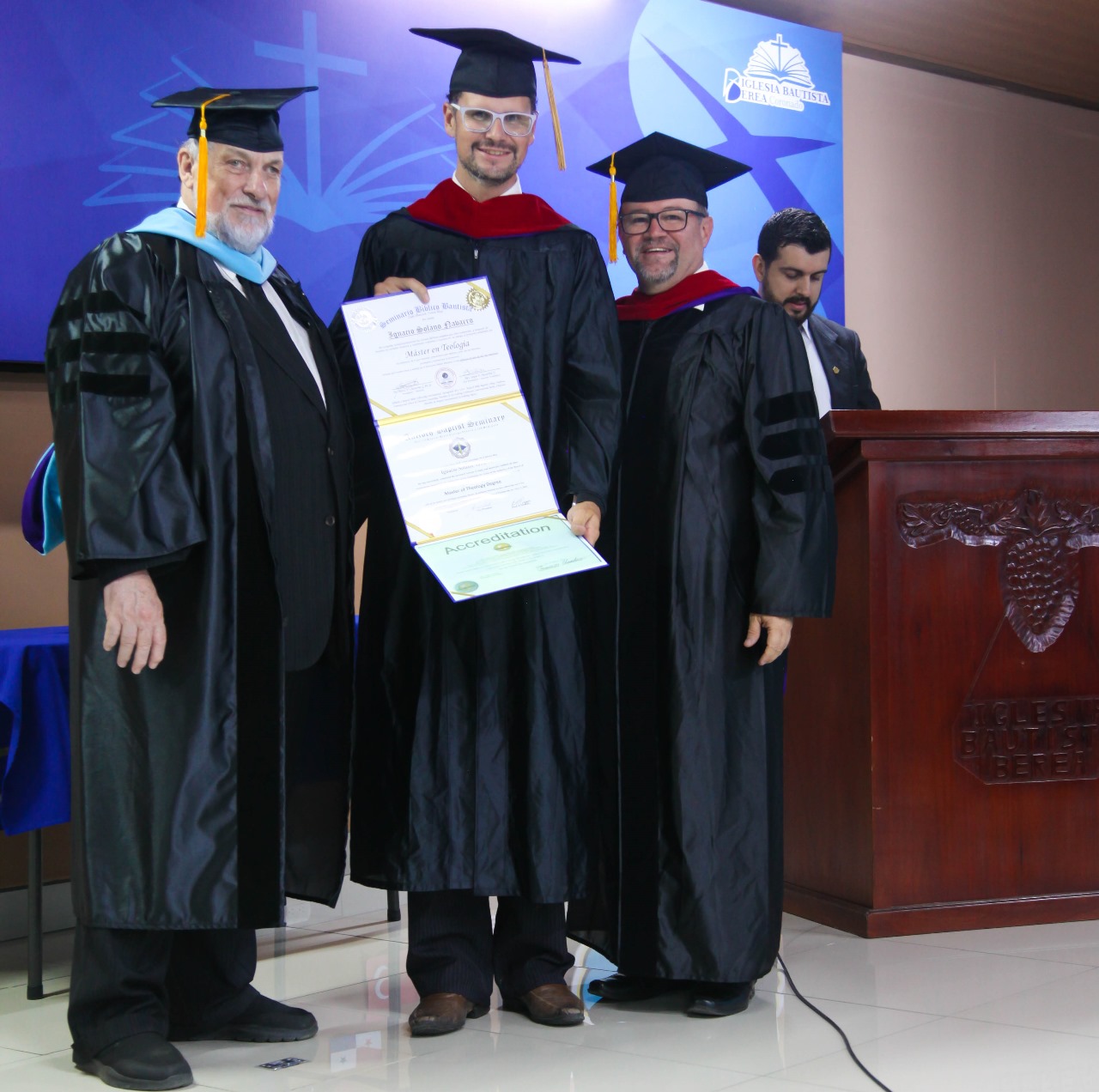 Máster en Teología con diploma y acreditación