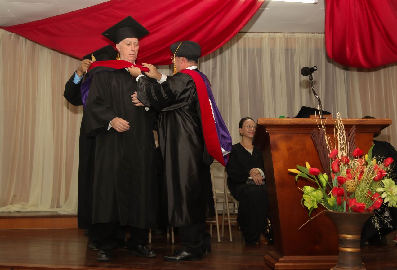 Investidura académica durante ceremonia