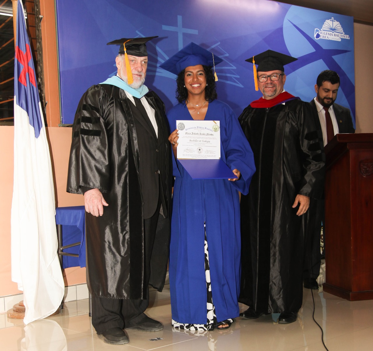 Bachiller en Teología con diploma