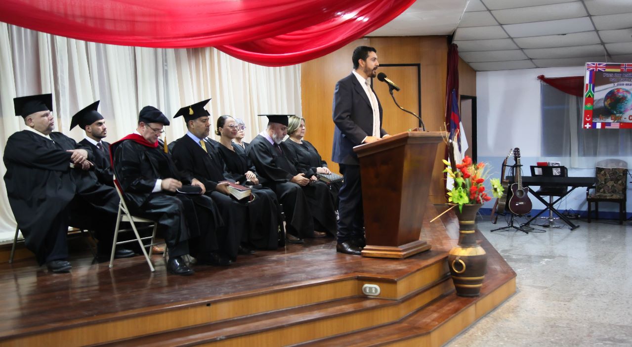 Ceremonia de graduación en el auditorio